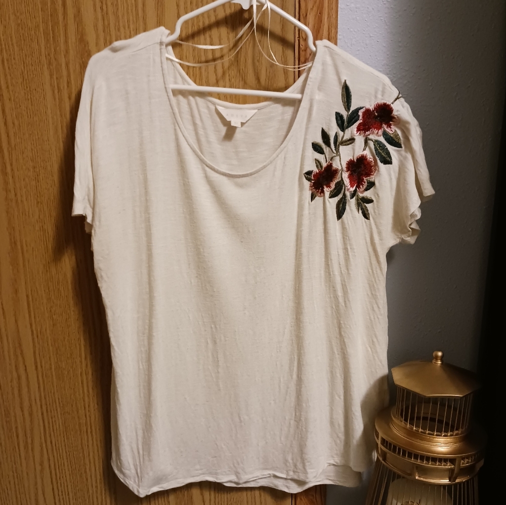 Shoulder Embroidered Top